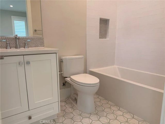 124 Sunnyslope, Irvine, CA 92618
