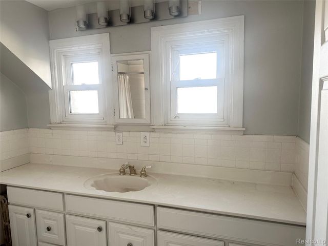 17544 Woodingham Drive, Detroit, MI 48221