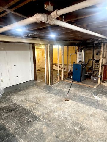 17544 Woodingham Drive, Detroit, MI 48221