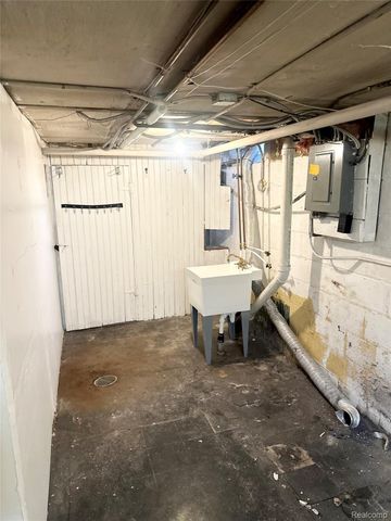 17544 Woodingham Drive, Detroit, MI 48221