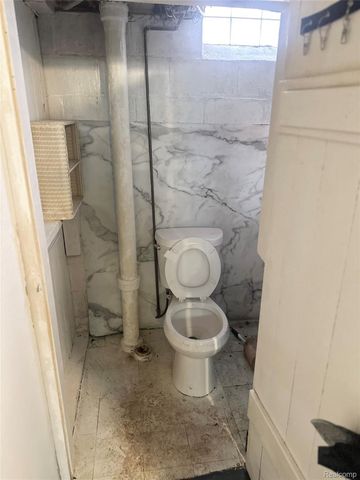 17544 Woodingham Drive, Detroit, MI 48221