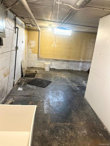 17544 Woodingham Drive, Detroit, MI 48221