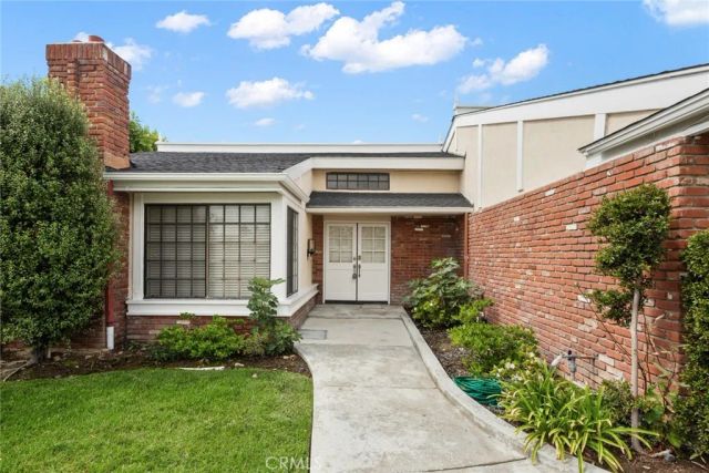 2282 N Rockridge Place, Orange, CA 92867