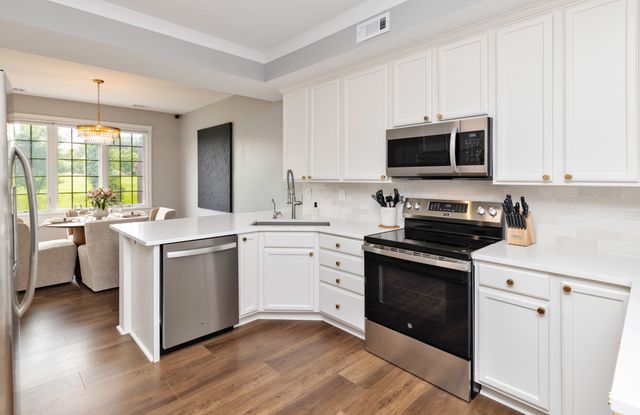 12586 Diamond Ridge Court, Clive, IA 50325