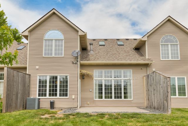 12586 Diamond Ridge Court, Clive, IA 50325