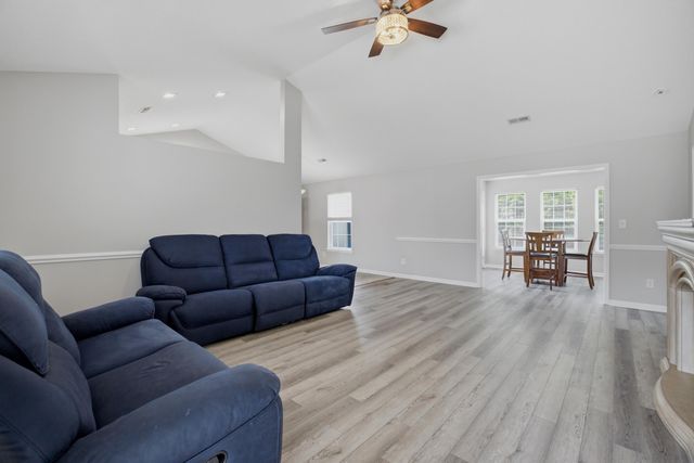 2707 Woodcreek Ln., Conway, SC 29527