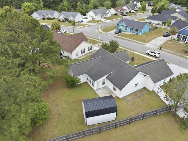 2707 Woodcreek Ln., Conway, SC 29527
