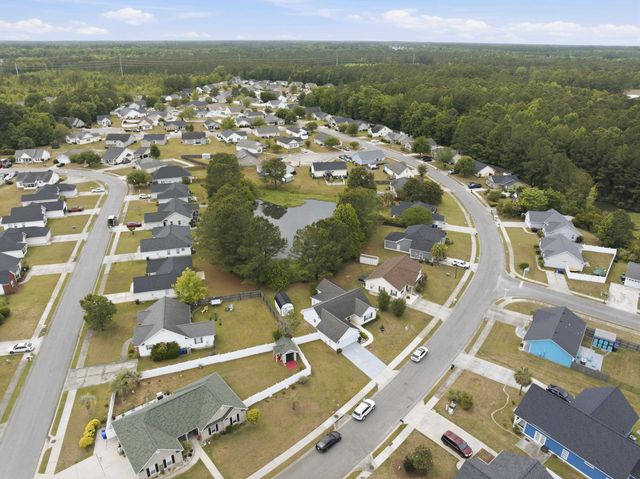 2707 Woodcreek Ln., Conway, SC 29527