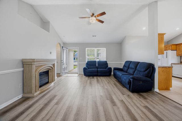 2707 Woodcreek Ln., Conway, SC 29527