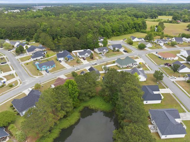 2707 Woodcreek Ln., Conway, SC 29527