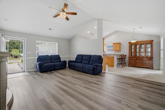 2707 Woodcreek Ln., Conway, SC 29527