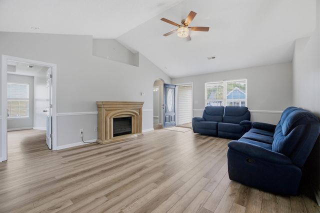 2707 Woodcreek Ln., Conway, SC 29527