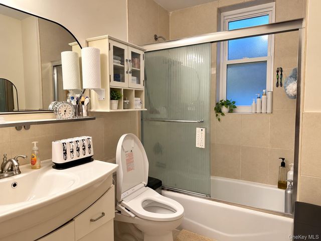1842 Paulding Avenue, Bronx, NY 10462