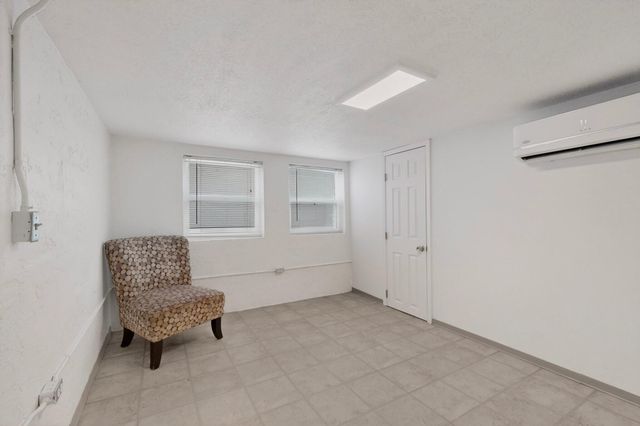 801 Amherst Drive NE, Albuquerque, NM 87106