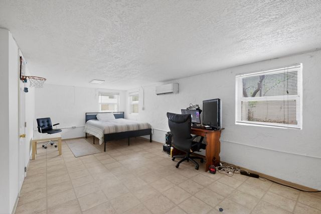 801 Amherst Drive NE, Albuquerque, NM 87106