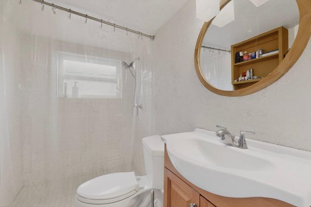 801 Amherst Drive NE, Albuquerque, NM 87106