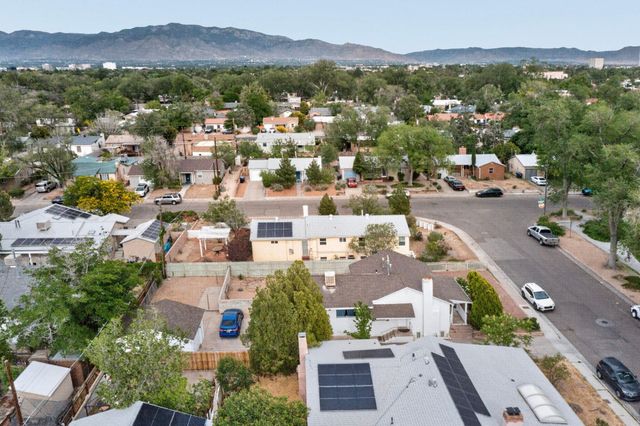 801 Amherst Drive NE, Albuquerque, NM 87106