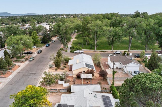 801 Amherst Drive NE, Albuquerque, NM 87106