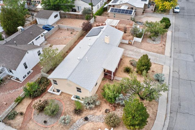 801 Amherst Drive NE, Albuquerque, NM 87106