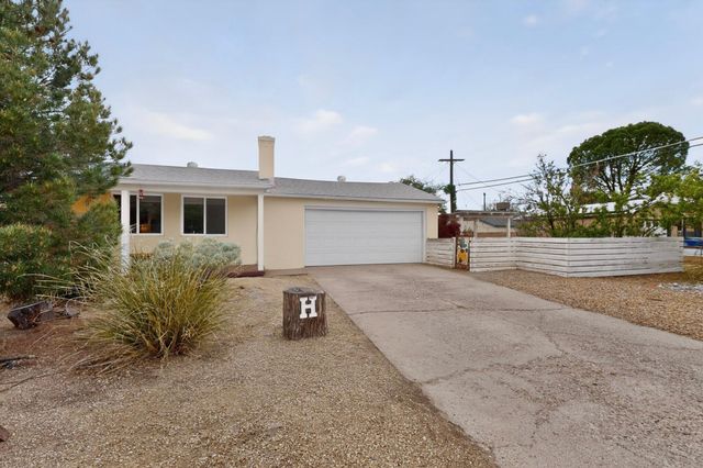801 Amherst Drive NE, Albuquerque, NM 87106