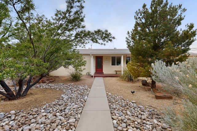 801 Amherst Drive NE, Albuquerque, NM 87106