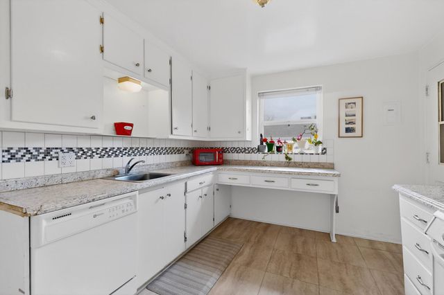 801 Amherst Drive NE, Albuquerque, NM 87106