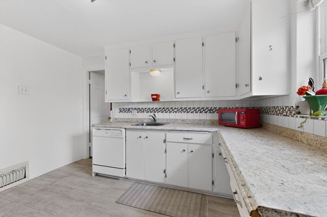 801 Amherst Drive NE, Albuquerque, NM 87106