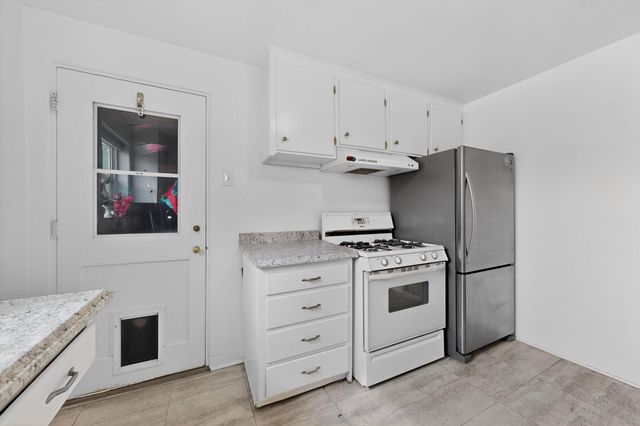 801 Amherst Drive NE, Albuquerque, NM 87106