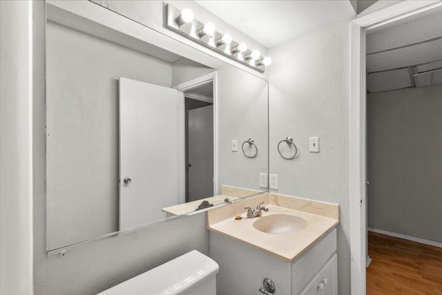 910 Duncan LN 57, Austin, TX 78705