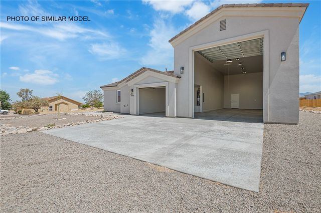 7150 E Alvarado Drive, Kingman, AZ 86401