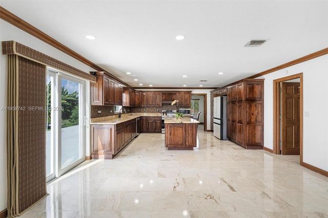 20520 SW 190th St, Miami, FL 33187