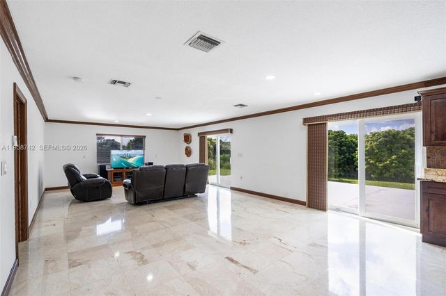 20520 SW 190th St, Miami, FL 33187