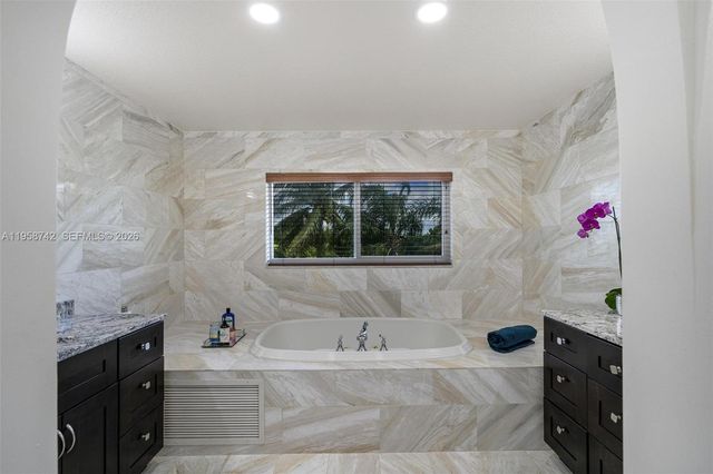 20520 SW 190th St, Miami, FL 33187