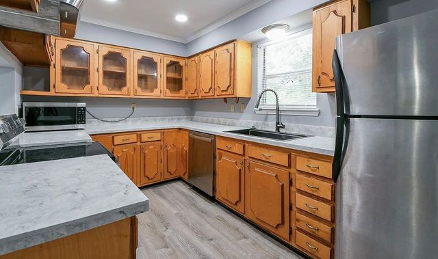 11122 Sunturf Lane, Houston, TX 77044