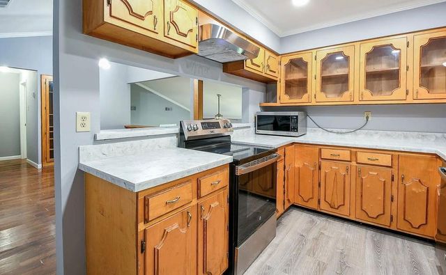 11122 Sunturf Lane, Houston, TX 77044