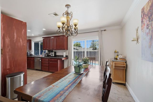 6653 Deerfield Dr, Citrus Heights, CA 95610