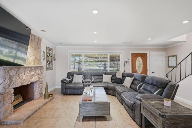 6653 Deerfield Dr, Citrus Heights, CA 95610