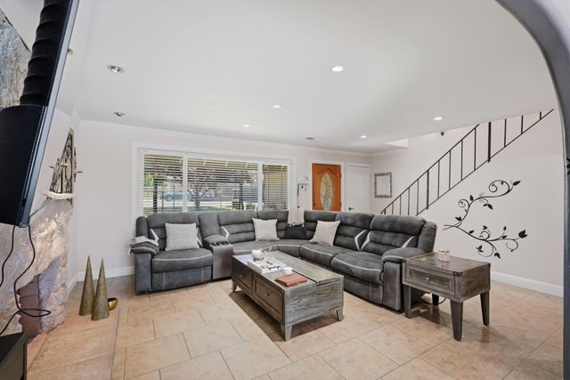 6653 Deerfield Dr, Citrus Heights, CA 95610