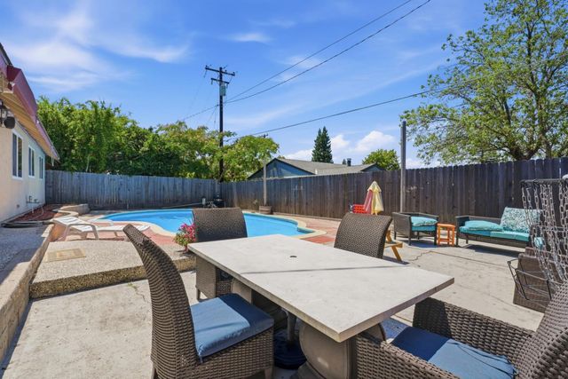 6653 Deerfield Dr, Citrus Heights, CA 95610