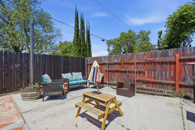 6653 Deerfield Dr, Citrus Heights, CA 95610