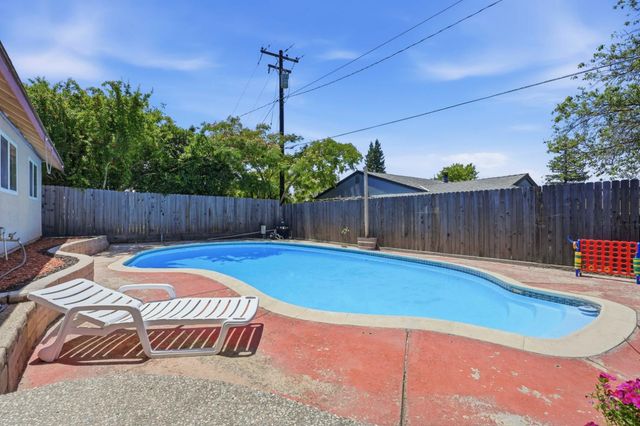 6653 Deerfield Dr, Citrus Heights, CA 95610