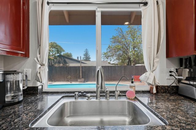 6653 Deerfield Dr, Citrus Heights, CA 95610
