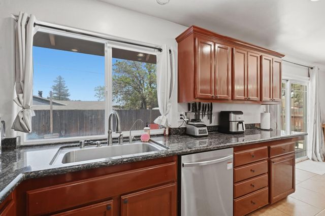 6653 Deerfield Dr, Citrus Heights, CA 95610