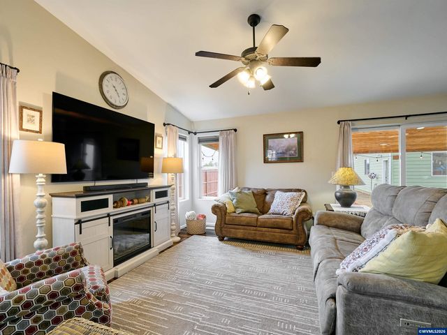 6224 Elena St NE, Albany, OR 97321