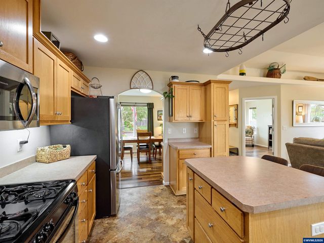 6224 Elena St NE, Albany, OR 97321