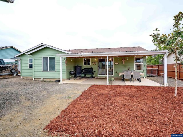 6224 Elena St NE, Albany, OR 97321