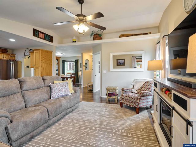 6224 Elena St NE, Albany, OR 97321