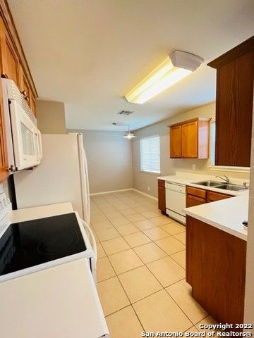 9819 AUTUMN PL, San Antonio, TX 78109