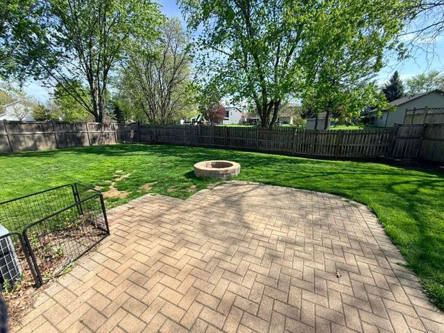 2338 Woodview Lane, Naperville, IL 60565
