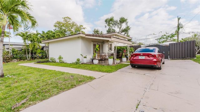 1300 NE 204th St, Miami, FL 33179